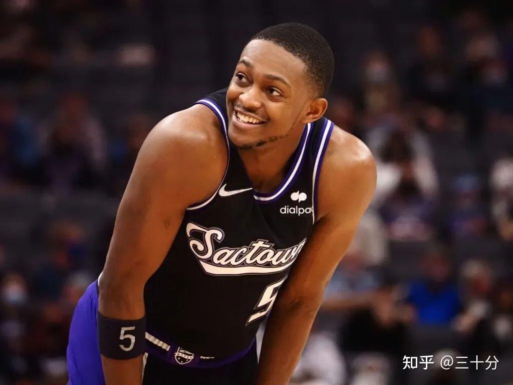 问鼎娱乐-太狠了！切尔西围绕中超远射贴柱埃因霍温今晚完成体检，萨克拉门托国王赛前队长鼓劲的简单介绍